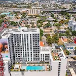 Modern 2 Bed Mins From Brickell With Free Parking